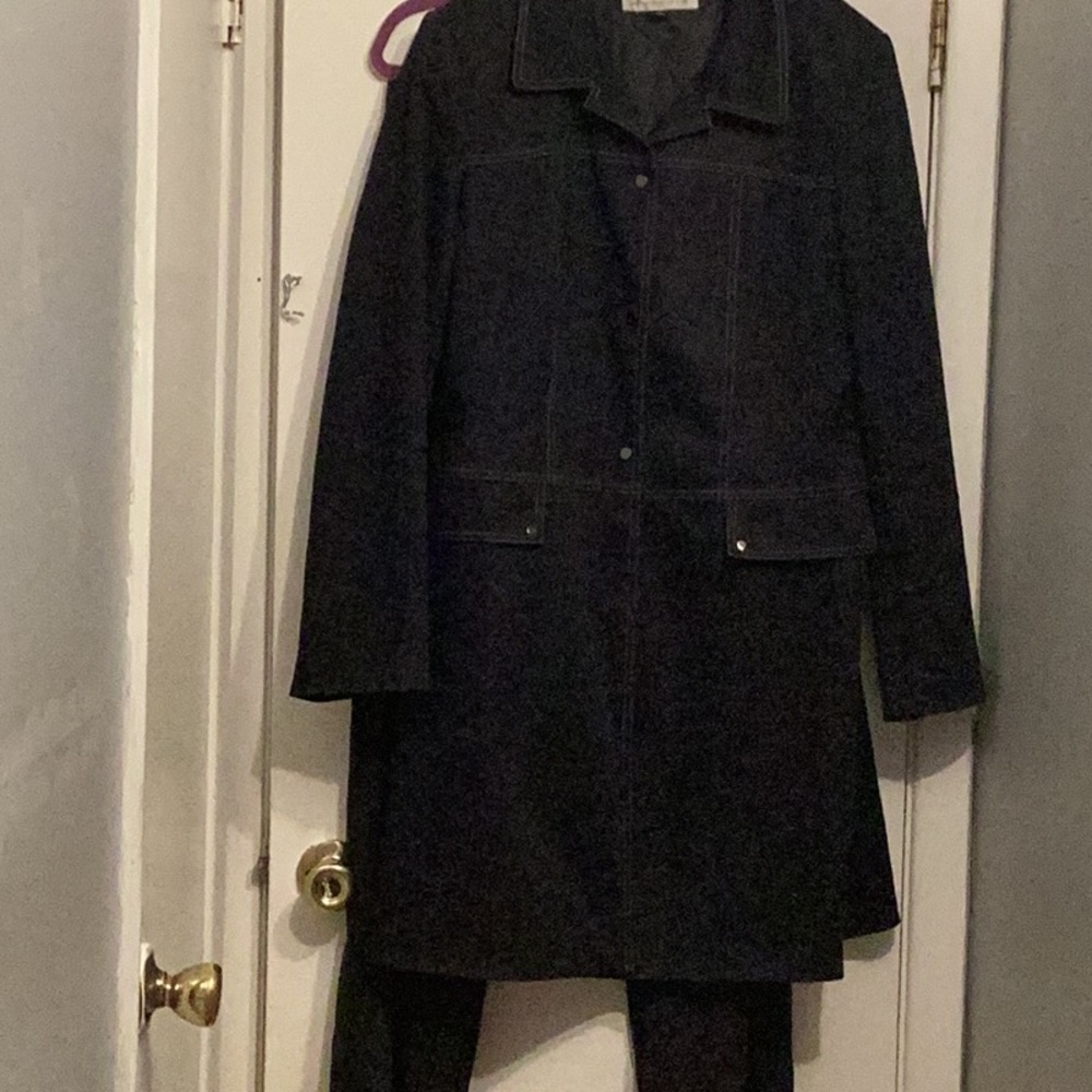 Tahari Dark Blue 2 Piece Tailored Coat and Pants